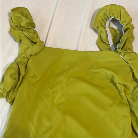 Green Ruffle Sleeve Top - Picture 3 of 4